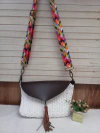 BOLSA de crochê transversal alça colorida e aba couro eco Ref 96 - comprar online