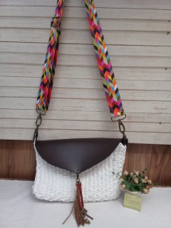 BOLSA transversal de crochê alça colorida e aba couro eco Ref 96 - comprar online