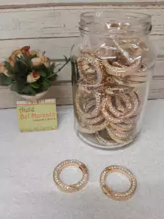 Argola articulada com strass em ambos os lados 1 par - Ateliê Bel Marcato