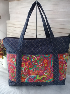 Imagem do Bolsa de ombro com 4 bolsos externos e 8 bolsos internos
