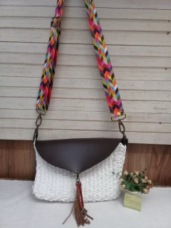 BOLSA transversal de crochê alça colorida e aba couro eco Ref 96 na internet