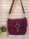 Bolsa de croche fuscia com alça couro eco e fecho tiffany REF 128