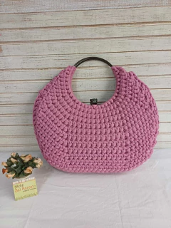 Bolsa feminina de crochê rose com alça metal argola - Ateliê Bel Marcato