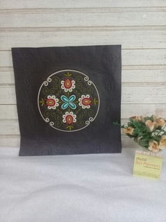 Bordado mandala para aplicar em bolsas mochilas e etc.
