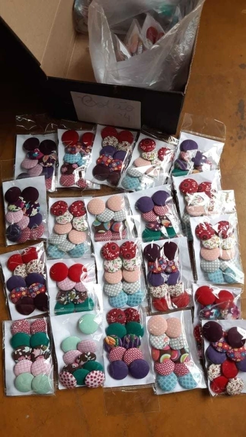 Botão forrado numero 24 pacote com 10 peças cores coordenadas