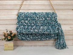 Bolsa cluth de crochê azul mesclado Ref 120 na internet