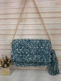 Bolsa cluth de crochê azul mesclado Ref 120 - Ateliê Bel Marcato