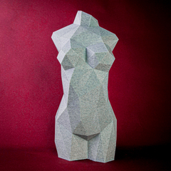 torso-feminino-mulher-estatua-escultura-3d-lowpoly-marmore-frente