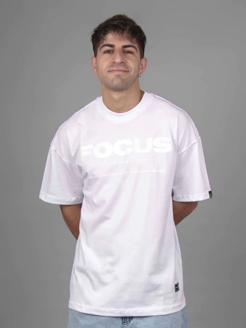 Remera Focus Blanca - comprar online