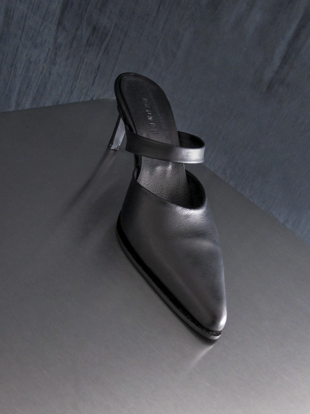 ZUECO PUNTA 25 - NEGRO