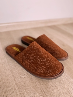 Imagen de PANTUFLA SUFFLE CARPINCHO