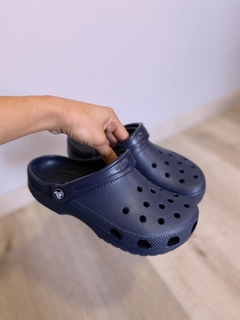 CROC CLASSIC NAVY - comprar online