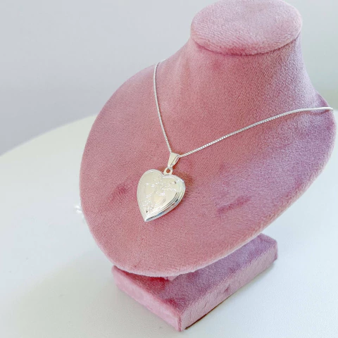 Colar Relicário Coração