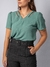 Blusa gola V em crepe com detalhe vazado - lisas - loja online