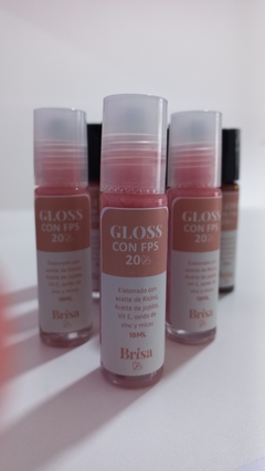 Gloss labial rosa con Fps 20