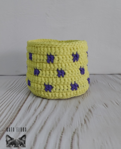 Canasto amarillo y violeta de tul (1153)