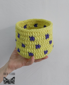 Imagen de Canasto amarillo y violeta de tul (1153)