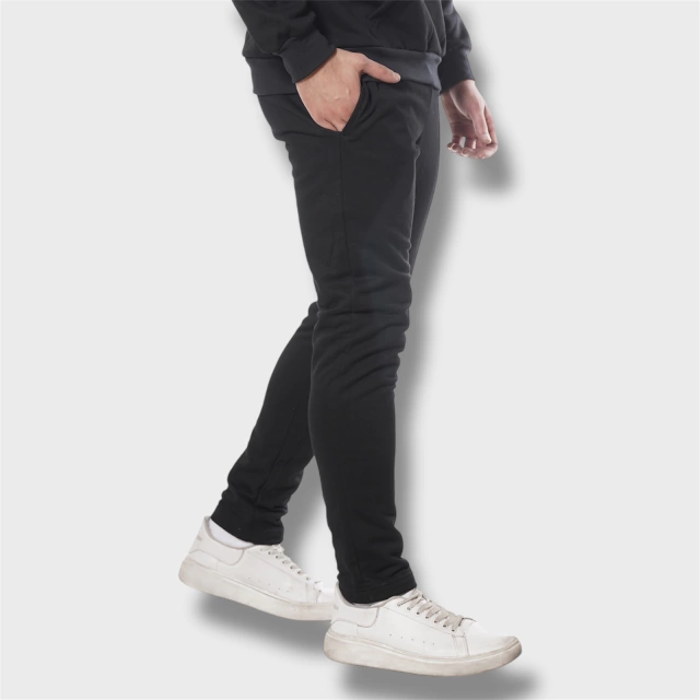 PANTALÓN NEGRO FRIZADO thumbnail 2