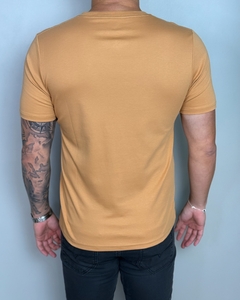 Camiseta Pima Basic Caramel na internet