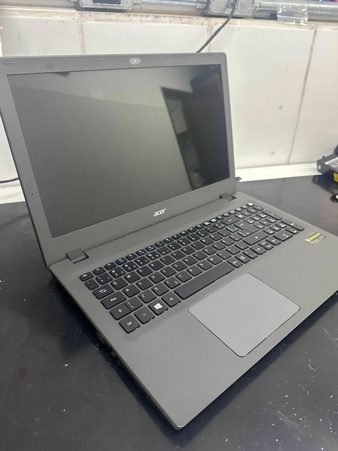 Notebook Acer E5-573 - Intel Core I5-5200, 8GB, SSD 120 GB WINDOWS (SEMI NOVO) - comprar online