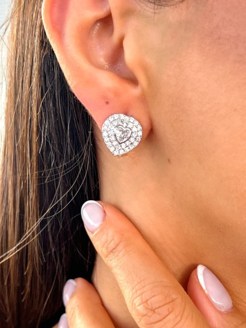 BRINCO CORAÇÃO CRAVEJADO COM ZIRCÔNIA CRISTAL - FOLHEADO A PRATA 925 - comprar online