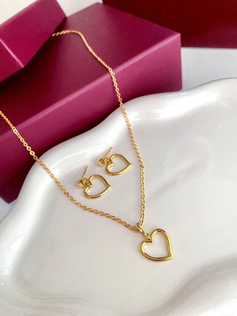 CONJUNTO COLAR + BRINCO CORAÇÃO COM BRILHANTE - FOLHEADO A OURO - comprar online