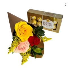 Cone de rosas coloridas e ferrero