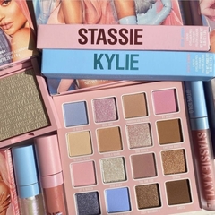 Banner de la categoría STASSIE X KYLIE COLLECTION
