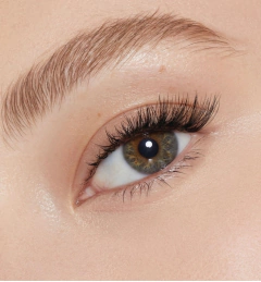 **PRE ORDEN** Kylash False Eyelashes • KYLIE COSMETICS - comprar en línea