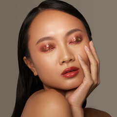 Danessa Myricks Beauty• Infinite Chrome Flakes Multichrome Gel for Eyes & Face• Hot Lava! en internet
