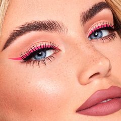 ** PRE-ORDEN**KYLIE COSMETICS• STASSIE X KYLIE MATTE LIP KIT en internet