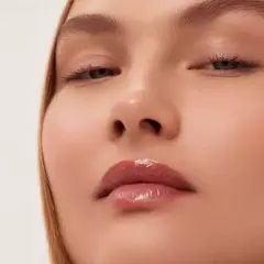 Imagen de **PRE ORDEN** Summer Fridays - Dream Lip Oil for Moisturizing Sheer Coverage