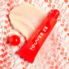 Imagen de **PRE ORDEN** Tower 28 Beauty - LipSoftie™ Hydrating Tinted Lip Treatment Balm