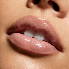 **PRE ORDEN** Kylie Cosmétics- SUPPLE KISS LIP GLAZE - comprar en línea