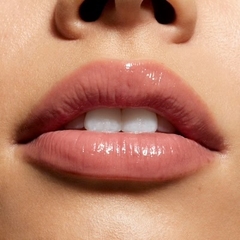 **PRE ORDEN** Kylie Cosmétics- SUPPLE KISS LIP GLAZE - tienda en línea