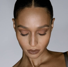 **PRE ORDEN** SKKN by Kim Makeup- CLASSIC MATTES EYESHADOW PALETTE - Beauty Glam by Kar