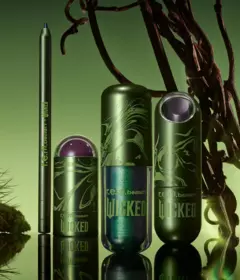 Imagen de **PRE ORDEN** r.e.m. beauty x Wicked - elphaba makeup set