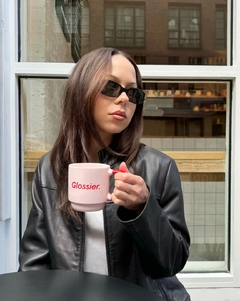 **PRE ORDEN** Glossier- Three Eyed Smiley Mug - Beauty Glam by Kar