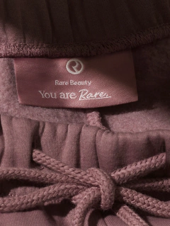 **PRE ORDEN** Rare Beauty- Comfy Sweatpants - comprar en línea