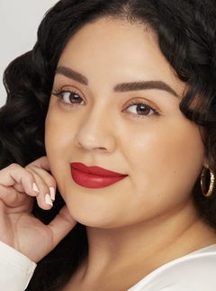 Imagen de **PRE ORDEN** Rare Beauty- Rare Impact Kind Words Matte Lipstick in Devoted