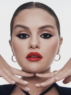 **PRE ORDEN** Rare Beauty- Rare Impact Kind Words Matte Lipstick in Devoted - comprar en línea