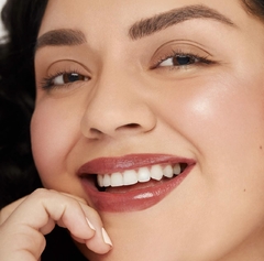 **PRE ORDEN** Rare Beauty by Selena Gomez - Everyday Rose Lip Oil & Liner Duo - comprar en línea