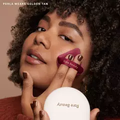 **PRE VENTA** Rare Beauty by Selena Gomez - Soft Touch Setting Powder and Baking Puff Duo - tienda en línea