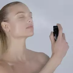 **PRE ORDEN** PAT McGRATH LABS - Skin Fetish: Glass 001 Legendary Glow Setting Spray - Beauty Glam by Kar
