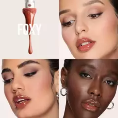 Imagen de **PRE ORDEN** HUDA BEAUTY- Faux Filler Shiny Non-Sticky Lip Gloss