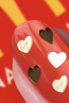 **PRE ORDEN** Nails.INC X McDonald's i'm Lovin' It Gold Heart Nail Topper - comprar en línea