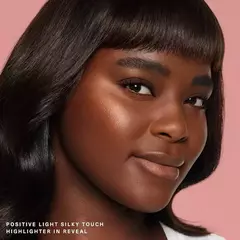 **PRE ORDEN** Rare Beauty- Positive Light Silky Touch Highlighter en internet