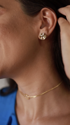 Brinco Martelado Pequeno Ouro - Estrelar Acessórios