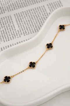 Choker Trevos Ouro