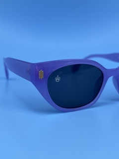 Óculos de Sol Gatinho Roxo na internet
